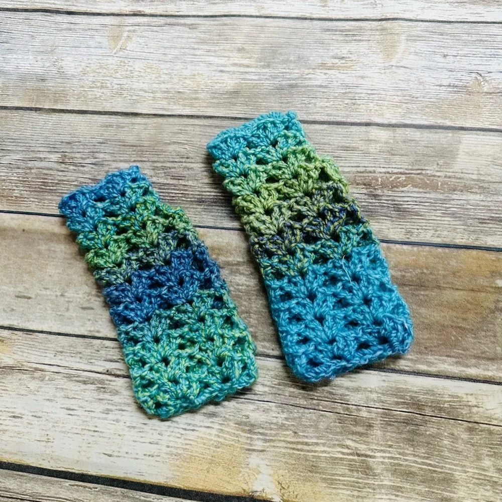 girls/women’s handmade fingerless gloves